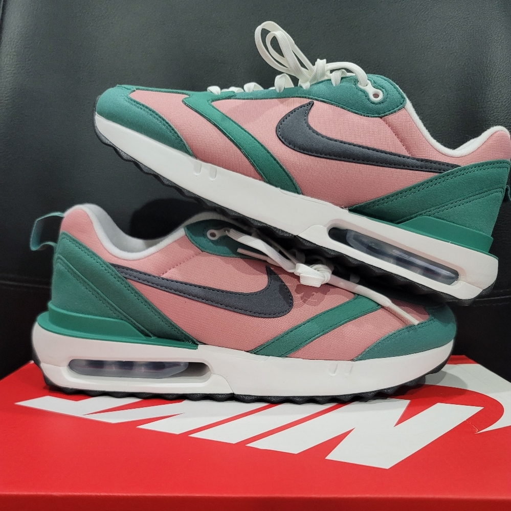 Nike 8M/9.5W Air Max Dawn